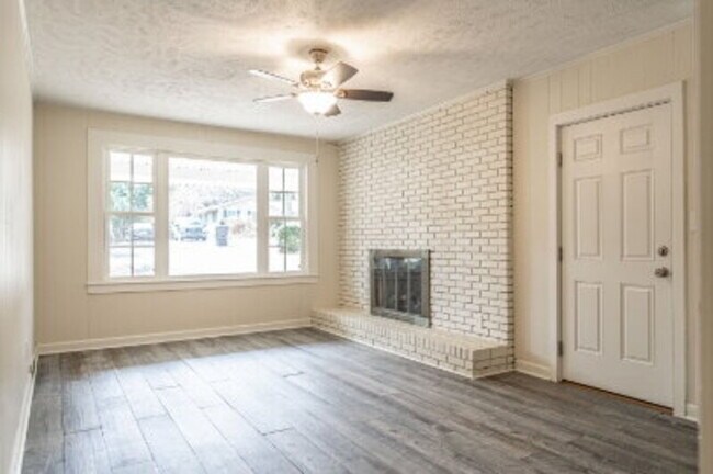 Building Photo - 160 W Delaware Ave