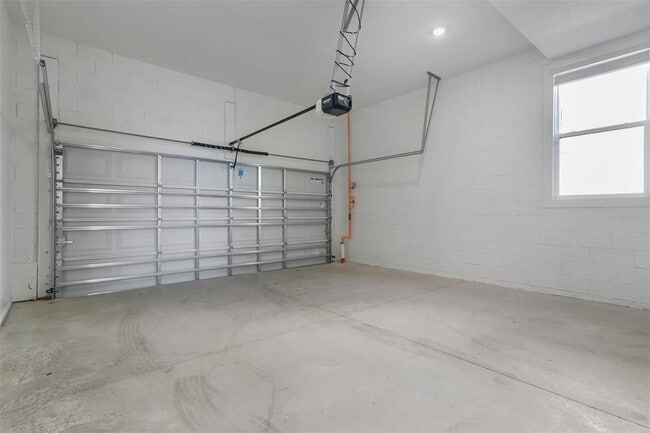 Building Photo - 15399 Hamlin Pk Dr