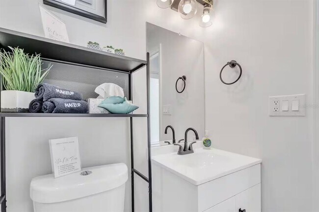 Building Photo - 1317 13th St