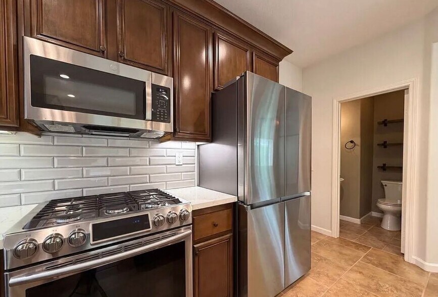 Building Photo - 28441 Silverking Trail