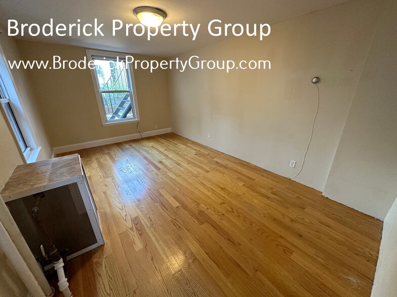 Building Photo - 375 Dorchester St