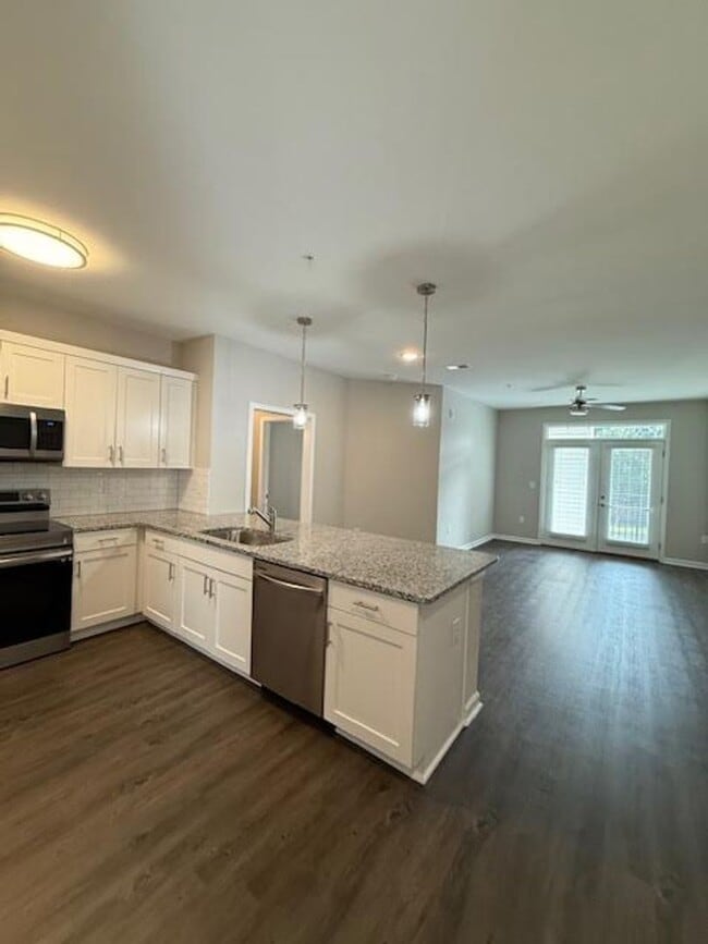 Building Photo - Discover Exceptional Apartment Living