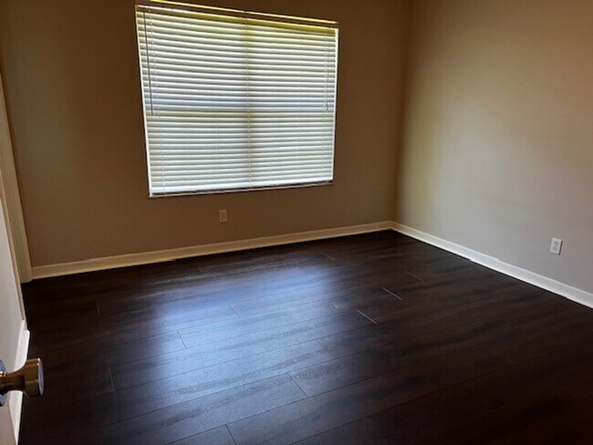 Building Photo - Maryville 37803 - 3 bedroom, 2 bath home -...