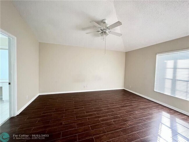 Building Photo - 5897 N Plum Bay Pkwy