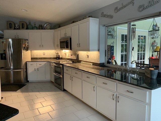 Kitchen Area - 704 SW 11th Pl