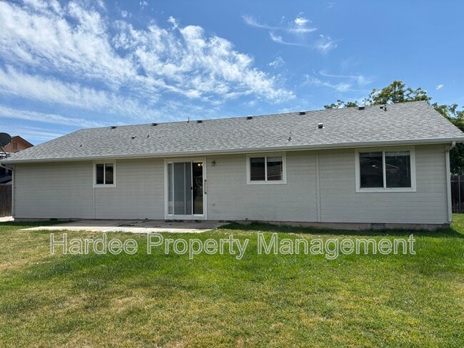 Building Photo - 668 W Applegate St