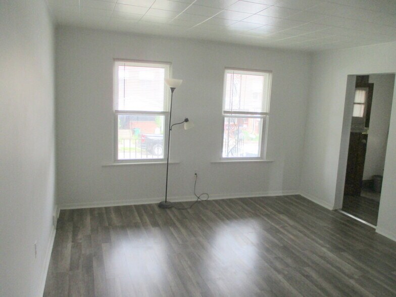 Building Photo - 534 Glenwood Ave