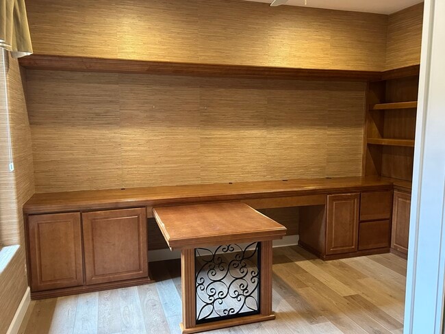 Building Photo - 42019 N Golf Crest Rd