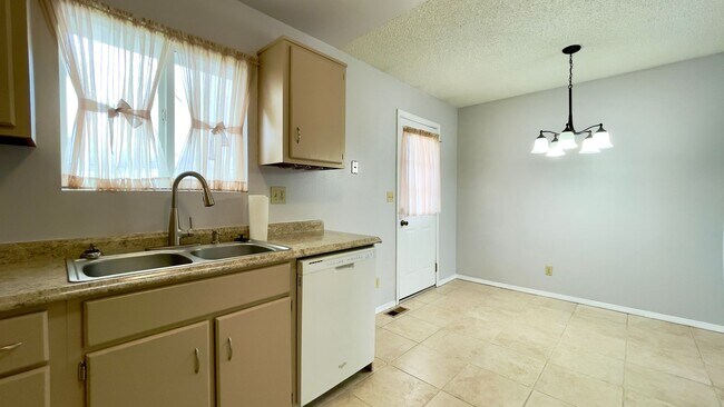 Building Photo - Exceptional Family Home in Fountain, CO - ...