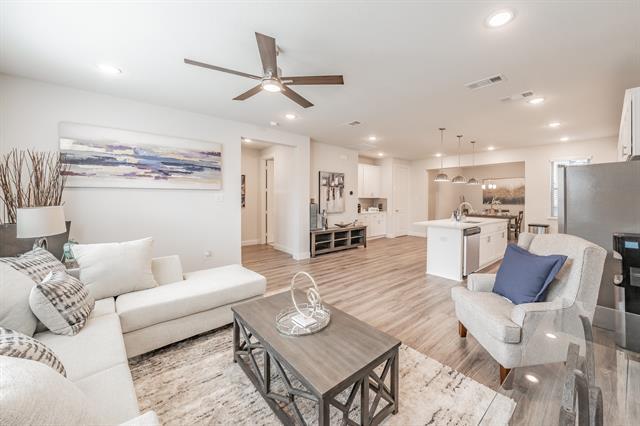 Building Photo - 9713 Thorncrown Ln