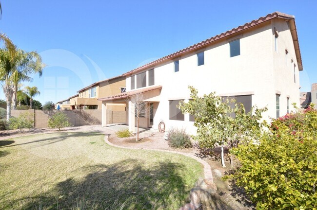 Building Photo - 3105 E Vallejo Dr