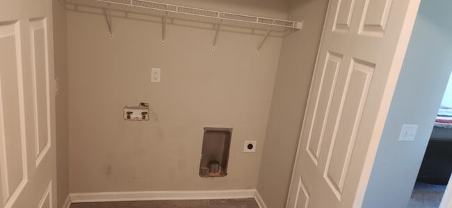 Building Photo - 2913 Lee Ct