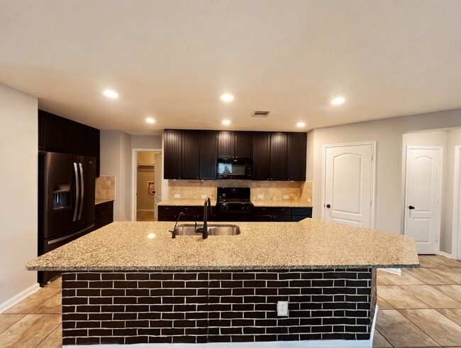 Building Photo - 6718 Madison Heights Ct