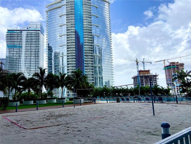 Building Photo - 888 Biscayne Blvd