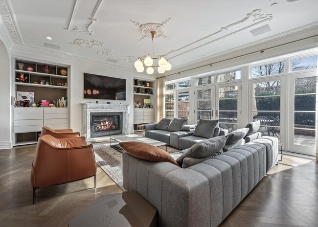 Building Photo - 441 W Deming Pl