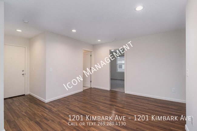 Building Photo - 1201 Kimbark Ave