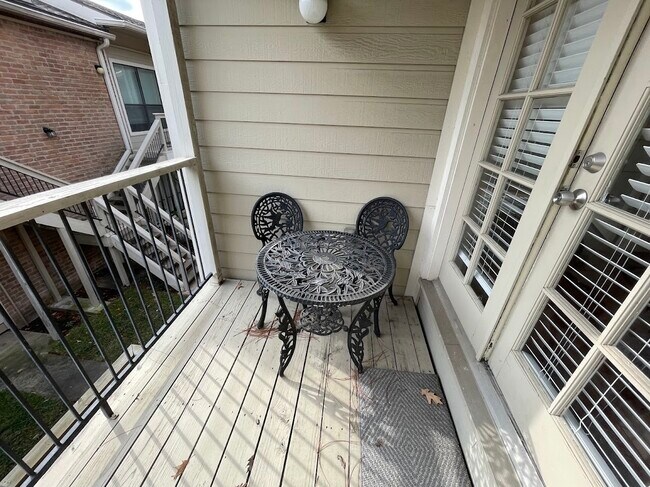 Building Photo - 2001 Bering Dr