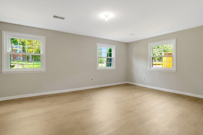 Building Photo - 8005 Candlewood Dr