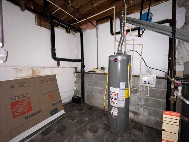 Building Photo - 4554 Doral Dr SW