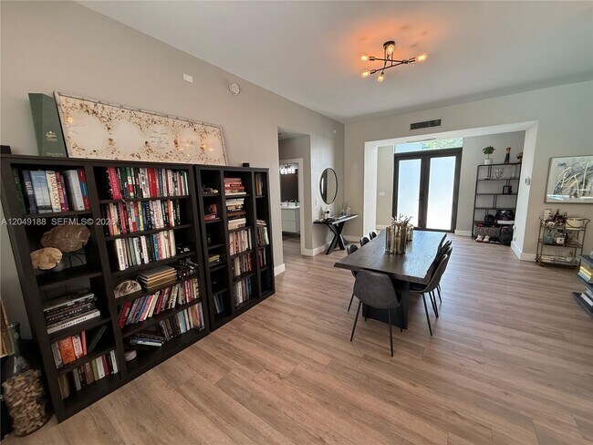 Building Photo - 8631 Arboretum Ln