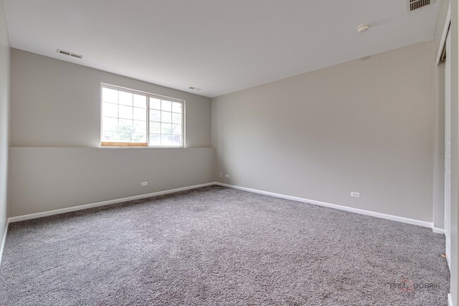 Building Photo - 496 Belvedere Ln