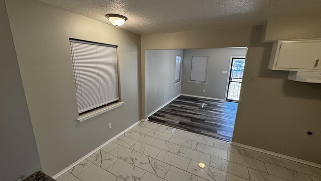 Building Photo - 4264 Double Tree St