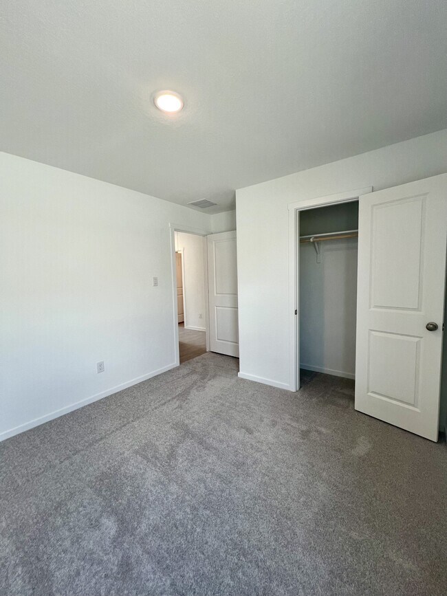 Building Photo - 9175 Trails End