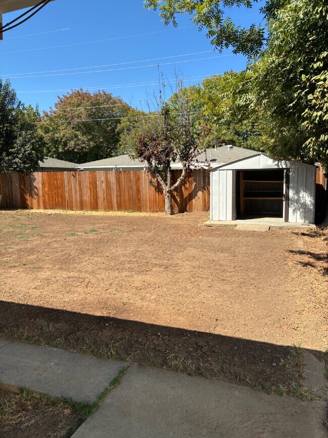Building Photo - 2653 Agnes Way