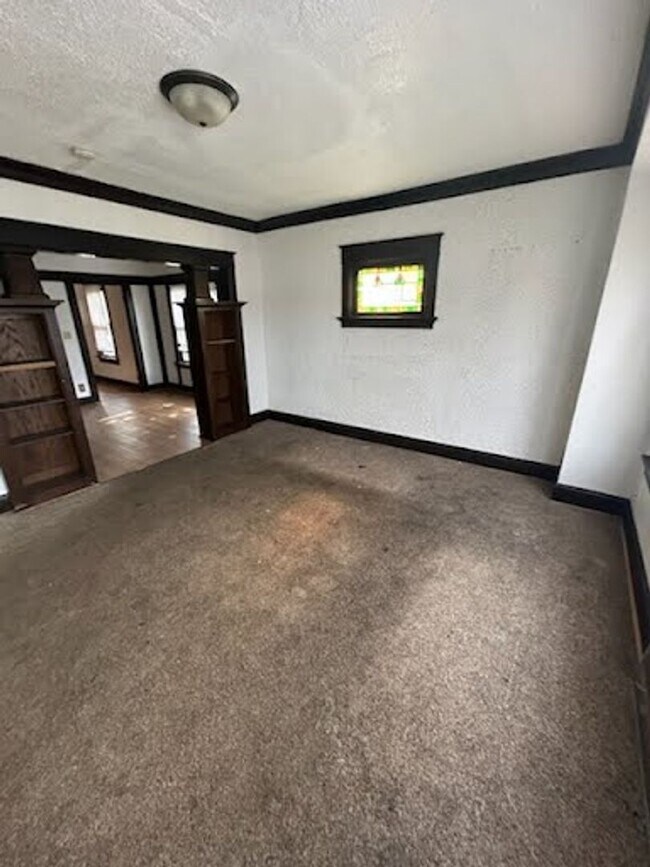 Building Photo - Gaurav-3822 - 3824 N PORT WASHINGTON AV