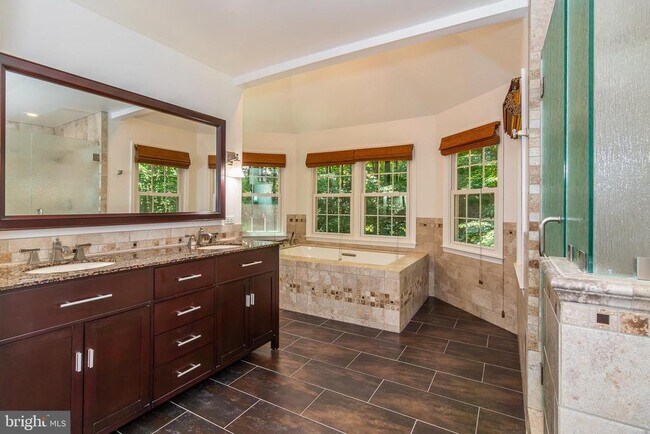 Building Photo - 7300 Scarlet Oak Ct