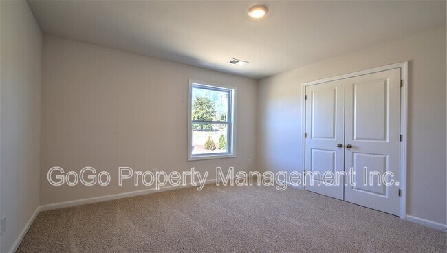 Building Photo - 208 Reynard Trl