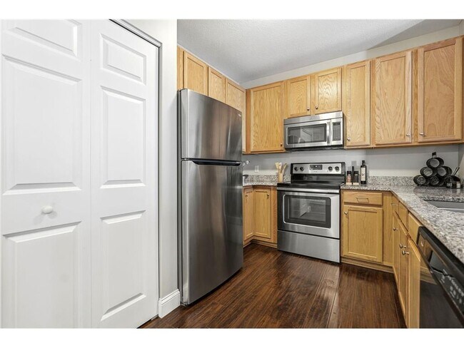 Building Photo - 545 N 1st St