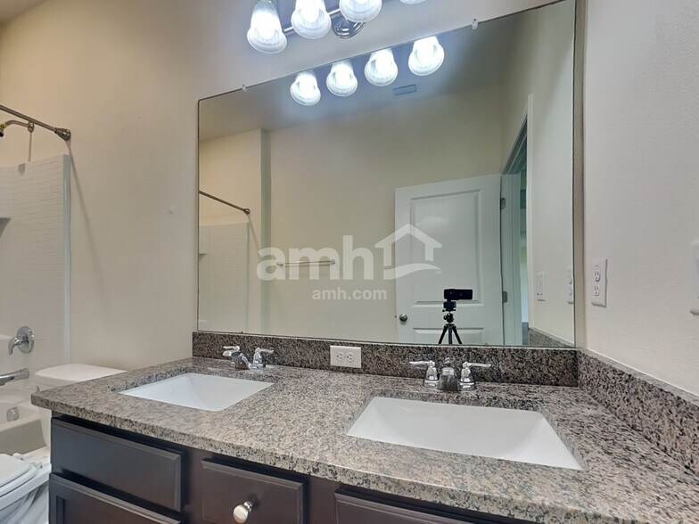 Building Photo - 11516 Pace Bend Ct