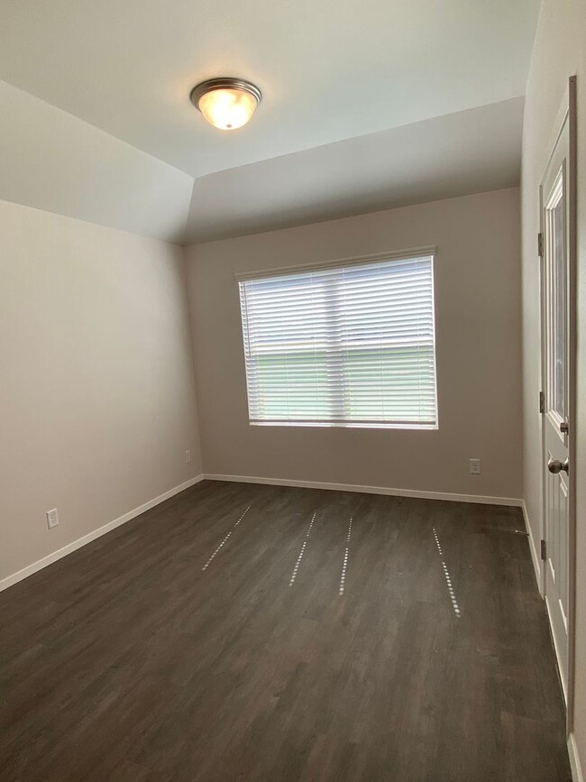 Building Photo - *Pre-leasing* Four Bedroom | Two Bath Home...