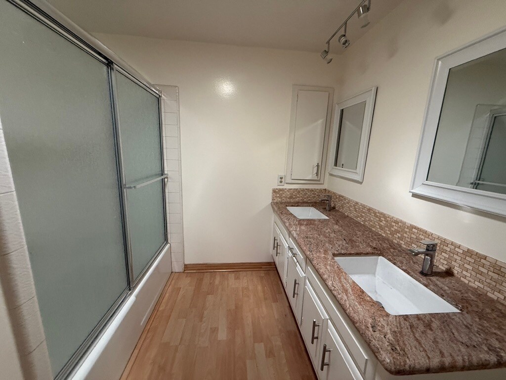 Building Photo - 9235 Creemore Dr