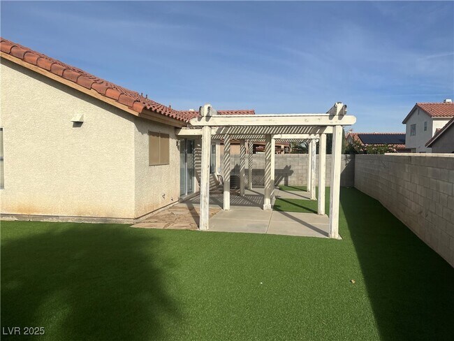 Building Photo - 368 Abbington St