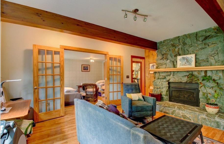 Building Photo - 16475 Fairway Dr