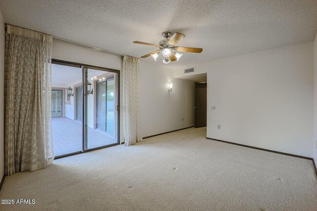 Building Photo - 13135 W Castlebar Dr