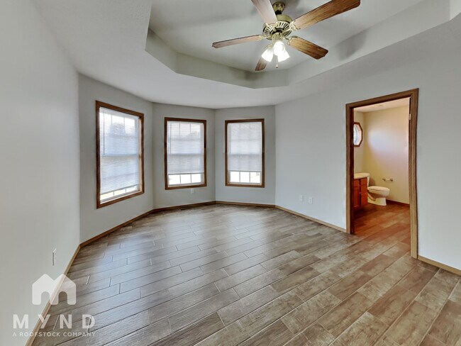 Building Photo - 1000 W Snider St