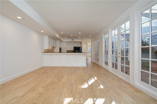 Building Photo - 505 Dahlia Ave