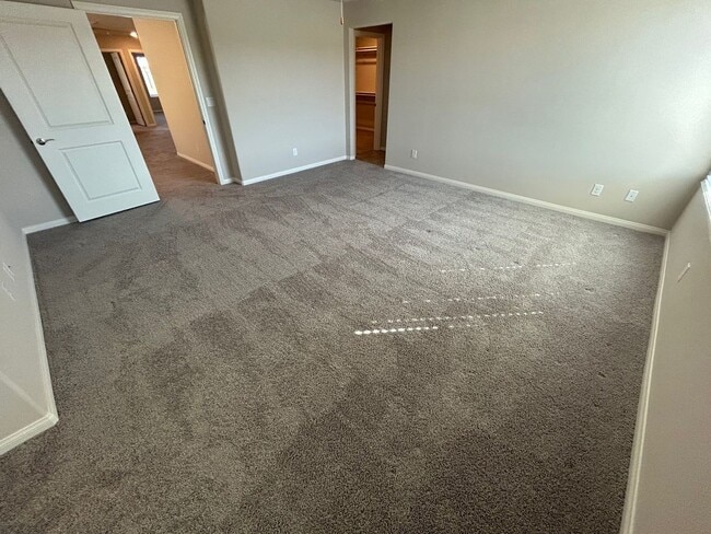 Building Photo - Gorgeous two-story home with 5 bedrooms and 3 bathrooms in a gated community