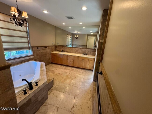 Building Photo - 4960 Chimineas Ave