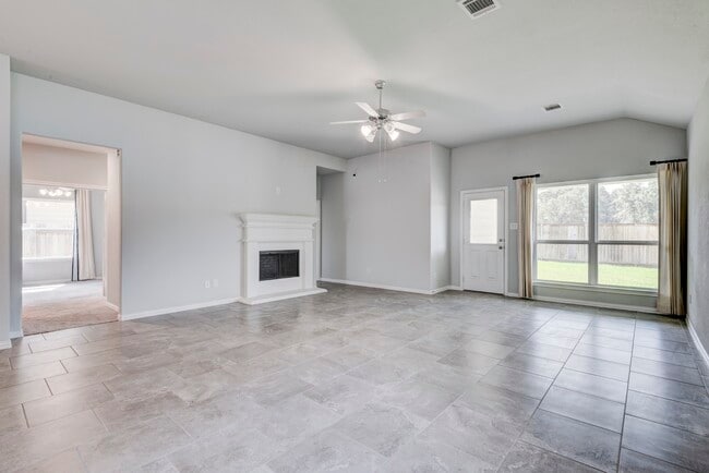 Building Photo - 208 Shoreview Dr
