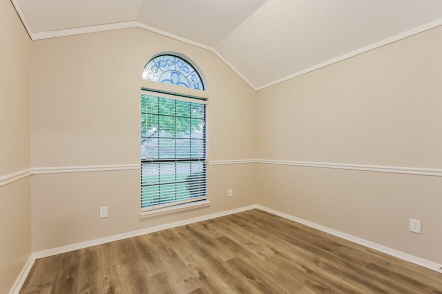 Building Photo - 508 Pleasant Valley Dr