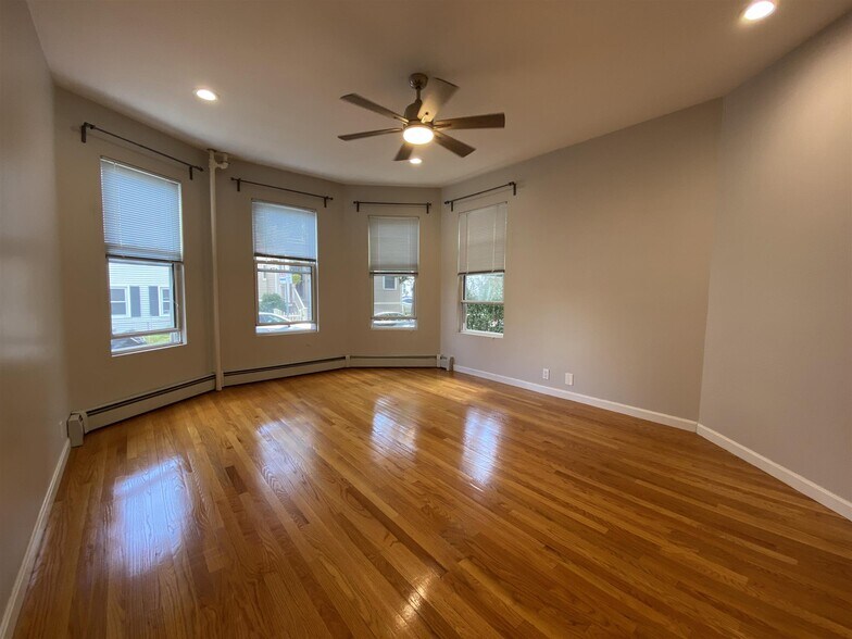 Building Photo - 47 Tremont St