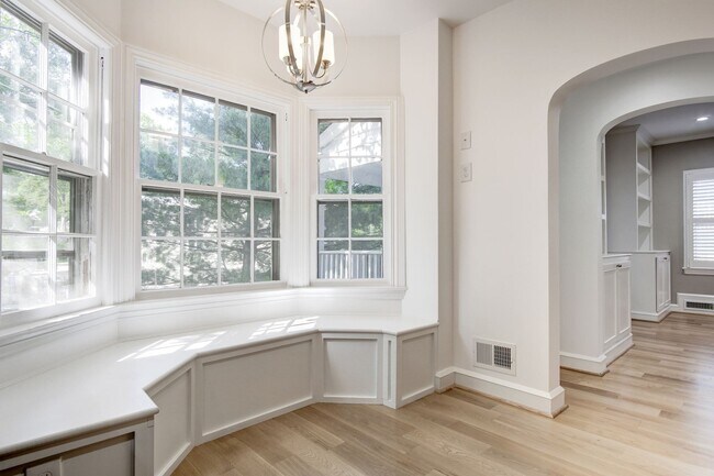 Building Photo - Updated 4 BD, 3.5 BA Stately Colonial on Kalmia RD in NW DC!!