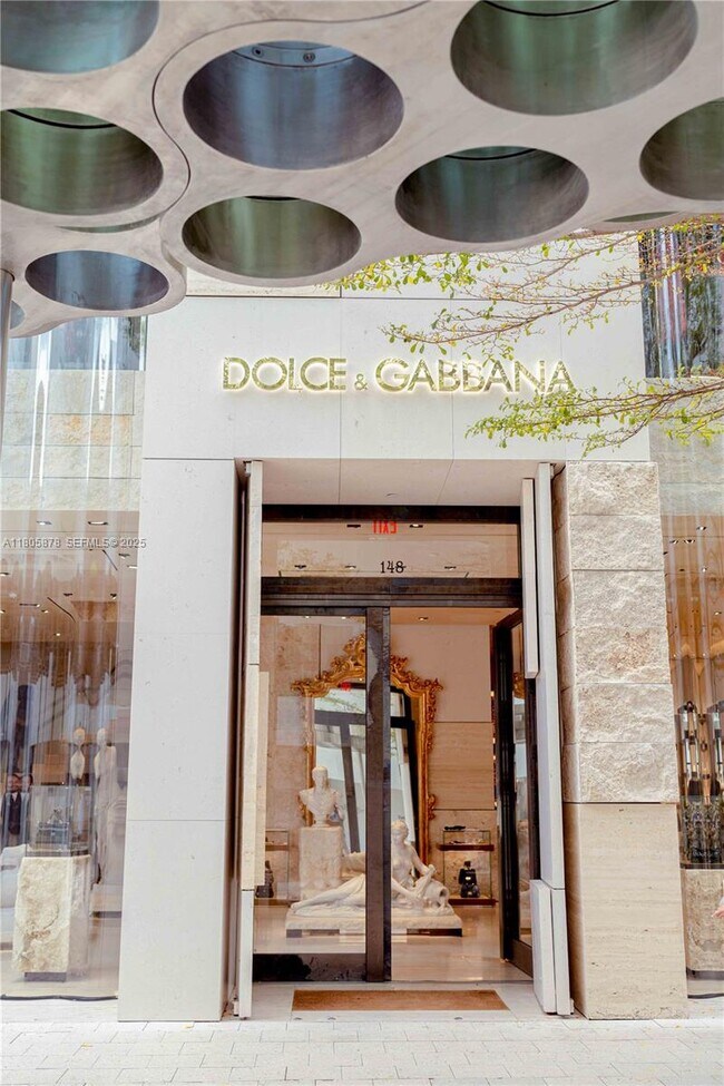 Building Photo - 120 NE 49th St