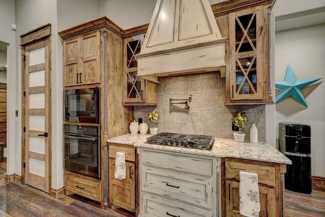 Building Photo - 4009 NE Realtree Dr