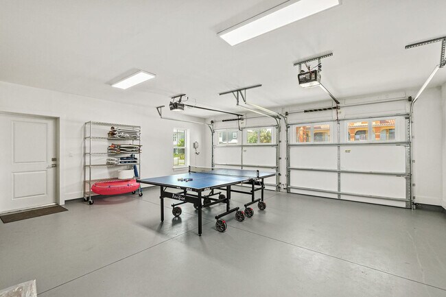 Building Photo - 105 8th St