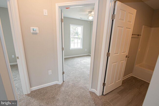 Building Photo - 242 Morgans Ct
